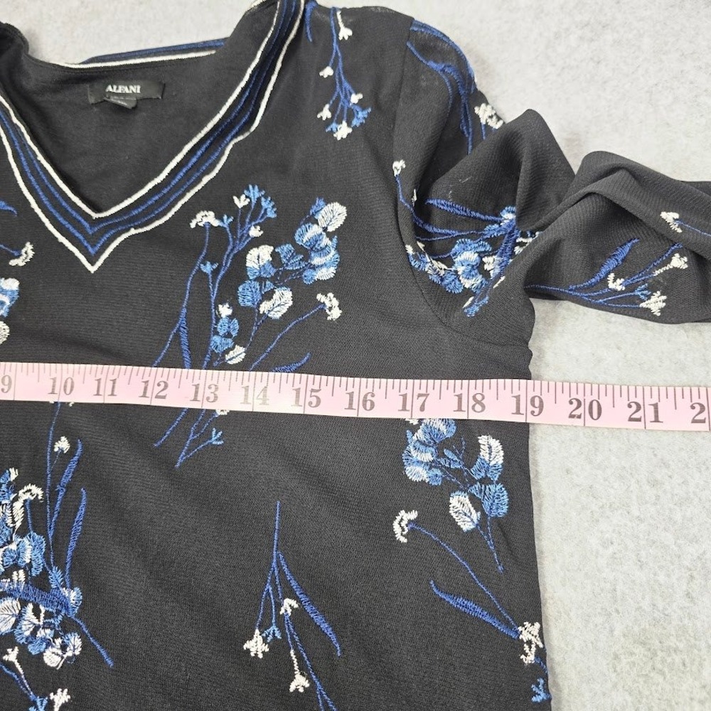 Vtg 90s Y2K Alfani Blouse Top M Petite Black Floral Embroidered Bell 3/4 Sleeves - Picture 6 of 10